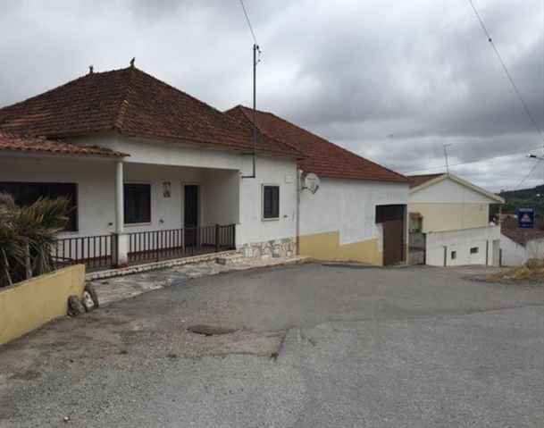 Semi-Detached House, Santarem - 569401