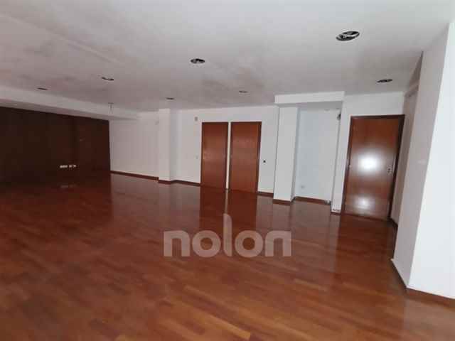 Loja, Barcelona - 592773