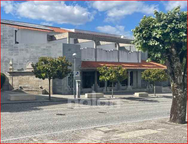 Building, Aguiar da Beira - 622560