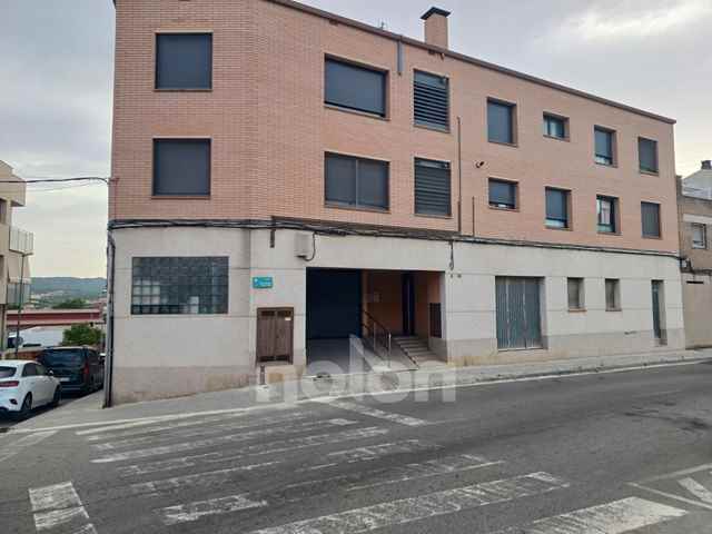 Loja, Barcelona - 658048
